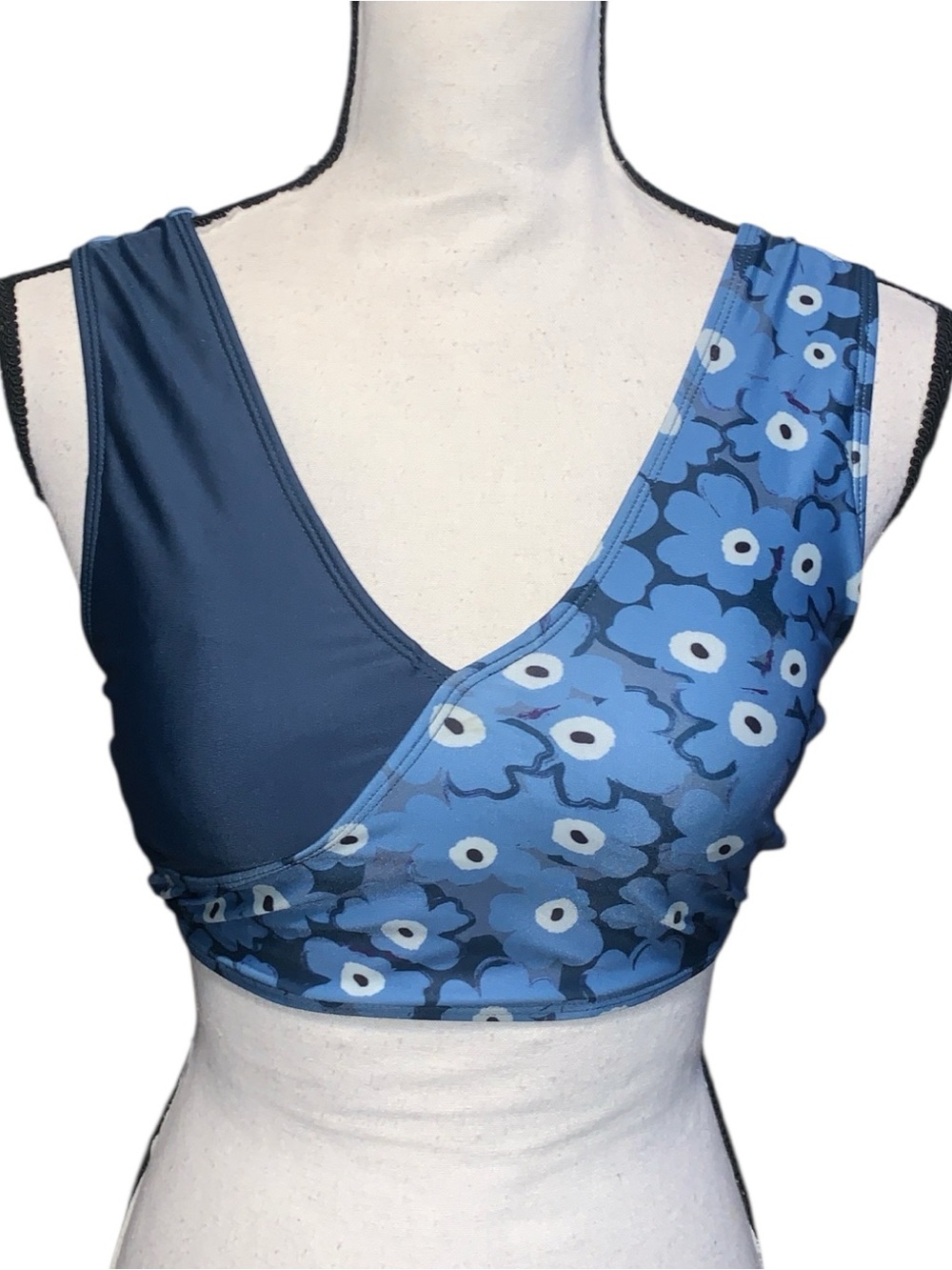 Nani Swimwear Daisy Flower Switch V Crop Top